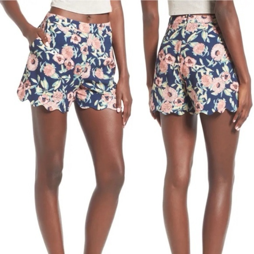 June & Hudson Floral Scalloped Hem‎ Women Shorts- Small​